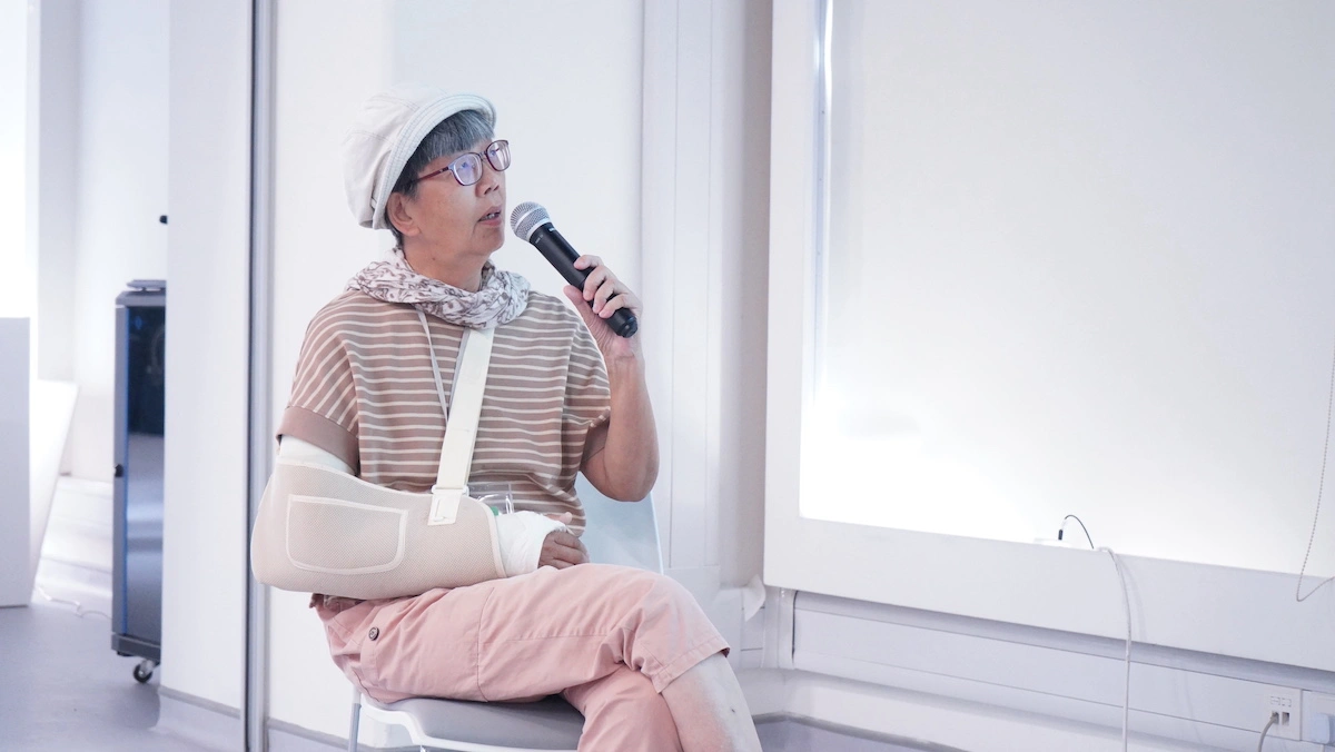 May敘述她AI妹妹的故事，其中隱喻生動，揭示了人與人工智能之間聯繫與融合的細膩和出乎意料之處。