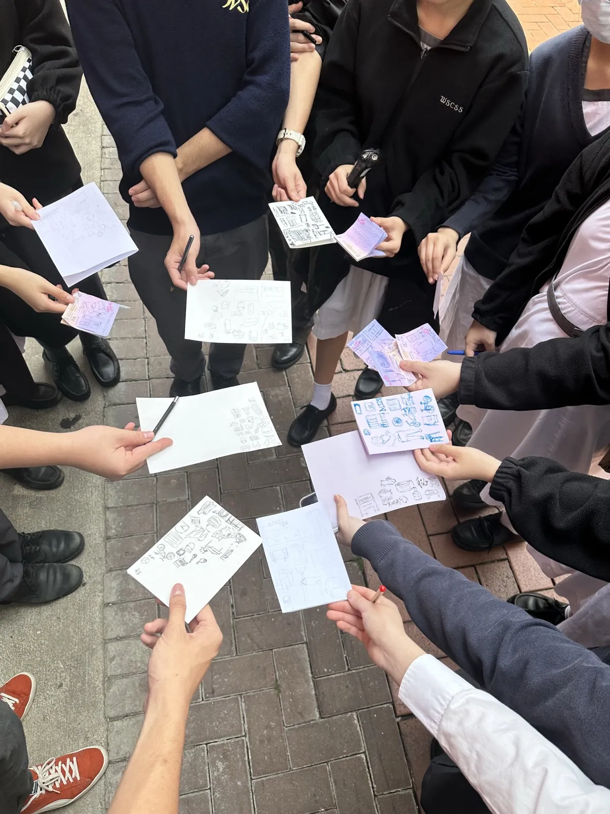 Students from Po On Commercial Association Wong Siu Ching Secondary School participating in a workshop 保安商會王少清中學學生參與工作坊