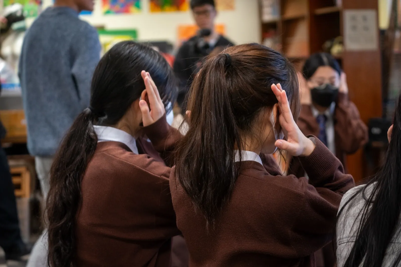 Students from The Church of Christ in China Ming Kei College participating in a workshop 中華基督教會銘基書院學生參與工作坊